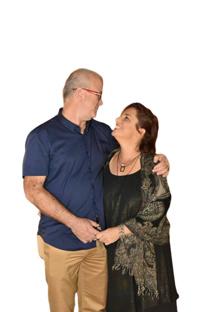 נוגה ואריאל טמיר מביטים בעיניים